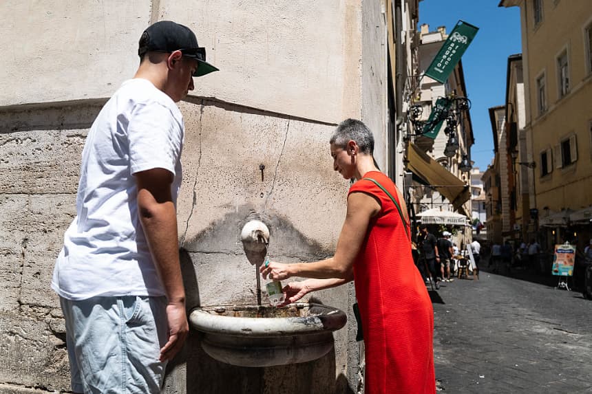 Calor extremo sofoca a Europa y afecta a escuelas, viajes, torneos y urgencias