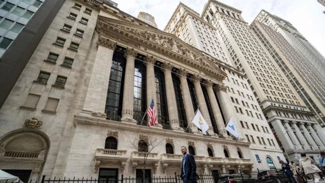 Inversores ignoran perspectivas de subida de aranceles mientras acciones alcanzan máximos históricos