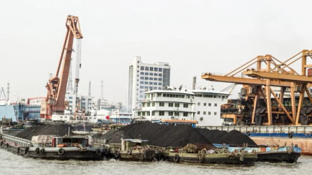 Retraso en exportaciones de tierras raras de China amenazan reactivar choque comercial pese al acuerdo