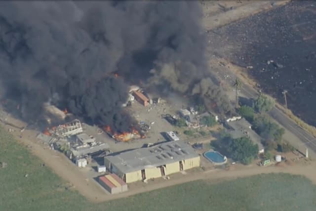 Explosión en almacén de fuegos artificiales provoca incendios en California y obliga a evacuar la zona