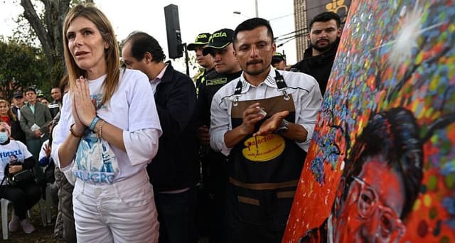 "La evolución de Miguel es absolutamente satisfactoria", dice la hermana del senador colombiano