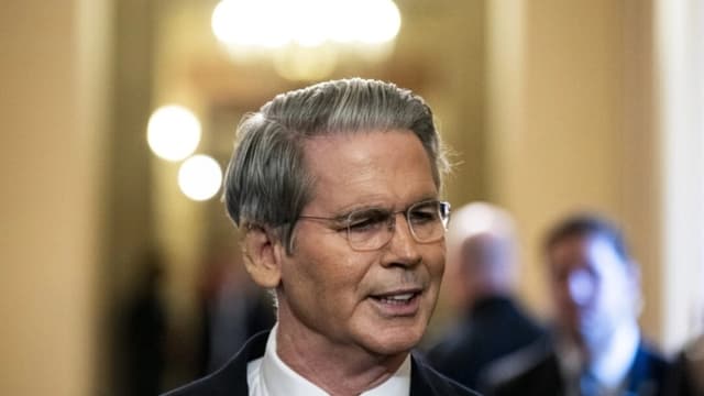 Bessent espera que las tierras raras procedentes de China fluyan más rápidamente