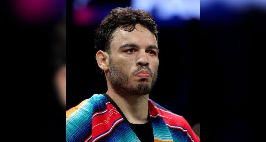 Julio César Chávez Jr. reacciona antes de su combate contra Jake Paul durante una pelea de peso crucero en el Honda Center, el 28 de junio de 2025 en Anaheim, California. (Harry How/Getty Images)