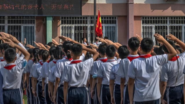 Exprofesores chinos explican cómo el PCCh ha politizado la educación para mantener su control