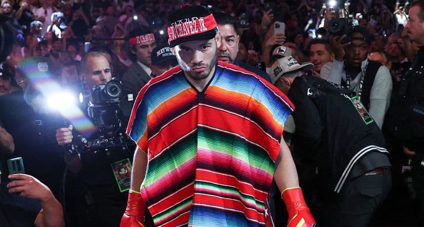 Familia de Julio Cesar Chávez Jr. rompe el silencio tras su detención por el ICE en California