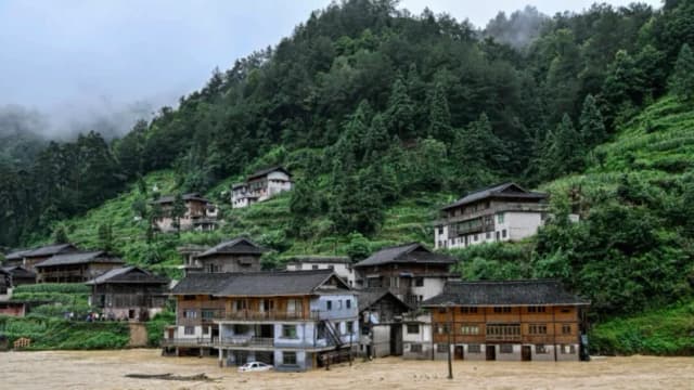 China emite alerta de inundaciones graves en regiones del norte y oeste, Rongjiang revela costo humano