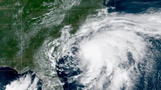 Tormenta tropical Chantal se dirige hacia Carolina del Sur y podría tocar tierra el domingo