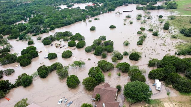Casa Blanca pide a estadounidenses rezar tras mortales inundaciones en Texas