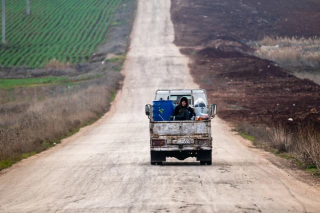 EE. UU. elimina la designación de grupo terrorista a filial de Al Qaeda en Siria