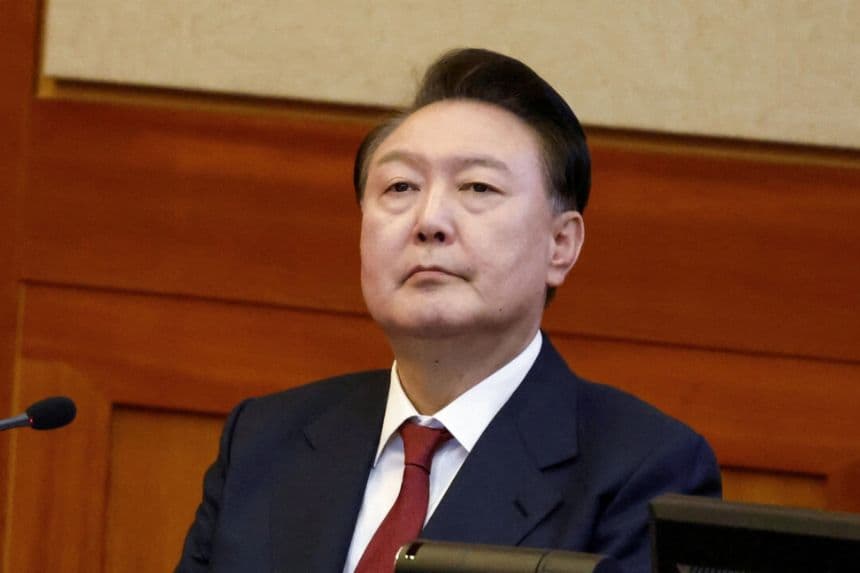 Expresidente surcoreano Yoon comparece ante la justicia por una posible orden de detención