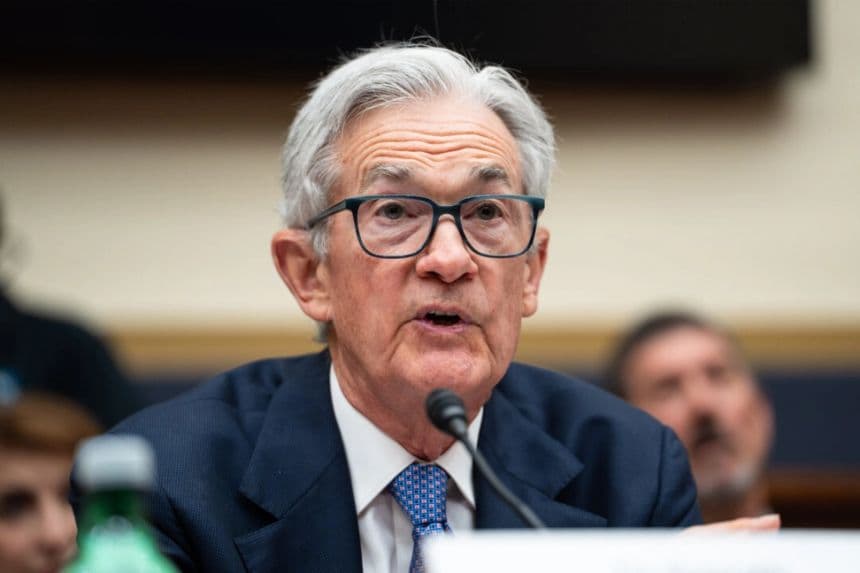 El presidente de la Reserva Federal, Jerome Powell, comparece ante la Comisión de Servicios Financieros de la Cámara de Representantes en el Capitolio el 24 de junio de 2025. (Madalina Kilroy/The Epoch Times)