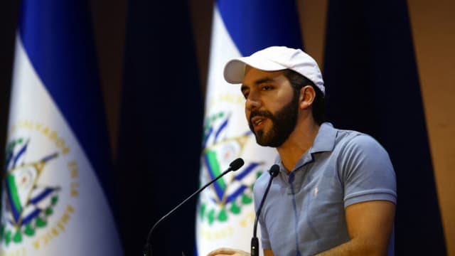 Retiran al embajador de El Salvador en México por acusaciones de narcoavión