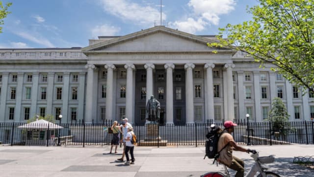 Trump ordena a empresa china que retire sus inversiones en negocios estadounidenses