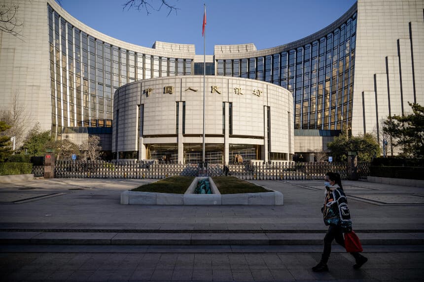 Sede del Banco Popular de China, el banco central, en Pekín, China, el 13 de diciembre de 2021. (Andrea Verdelli/Bloomberg a través de Getty Images).