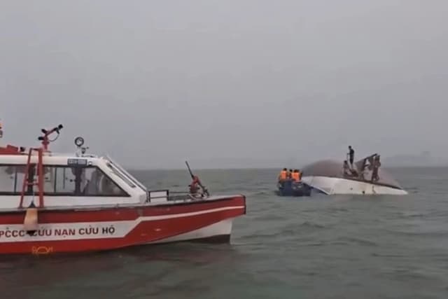 37 muertos en naufragio de barco turístico en Vietnam y 5 desaparecidos