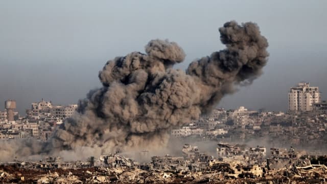 Israel amplía sus operaciones en Gaza y envía tanques a la ciudad de Deir Al-Balah