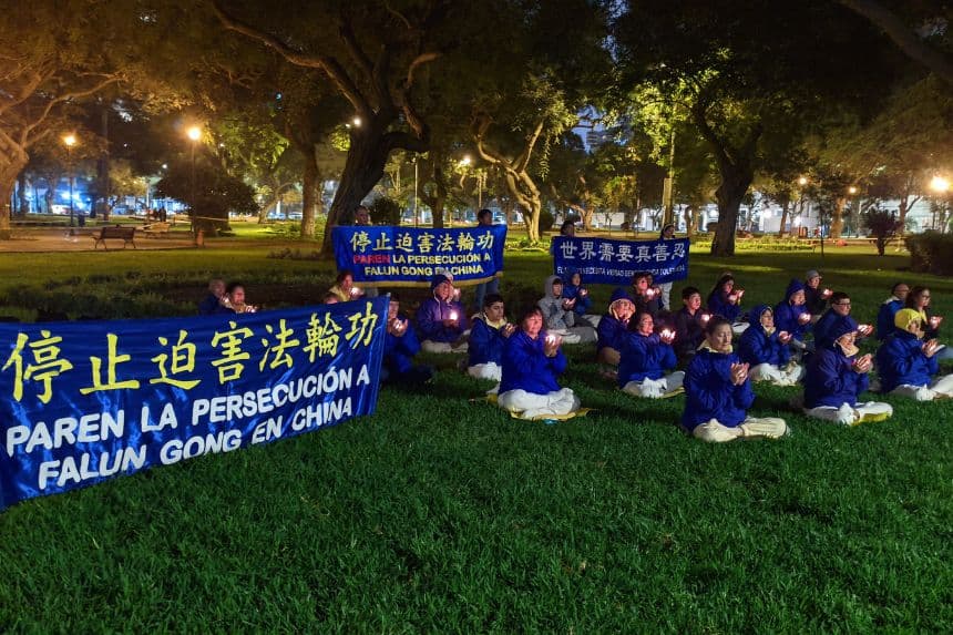 Practicantes de Falun Dafa en Perú y República Dominicana piden el fin de la persecución a su fe