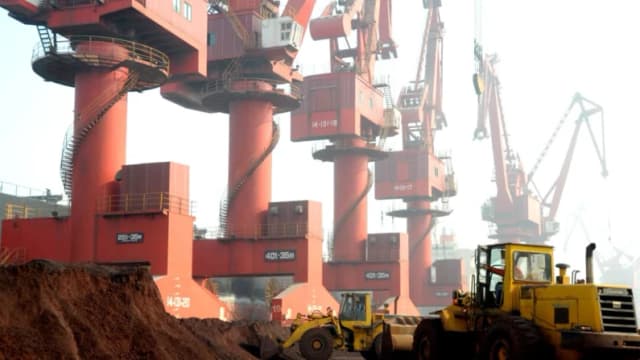 Exportaciones chinas de dos minerales críticos se desploman a pesar del repunte de las tierras raras