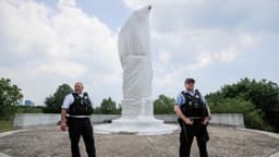 Comunidad italiana de Chicago critica la remoción de pedestal de estatua de Colón