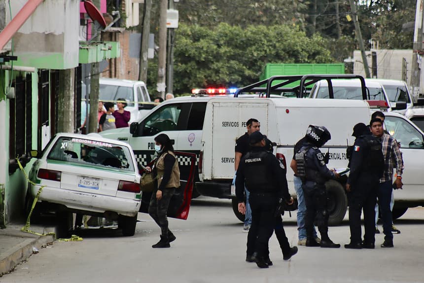 Imagen de archivo de miembros de la policía municipal y agentes en calles del estado de Veracruz, México. (EFE/Stringer)