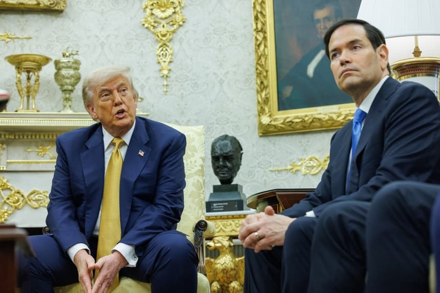 Donald Trump y Marco Rubio foto de Archivo. (EFE/EPA/AARON SCHWARTZ / POOL)
