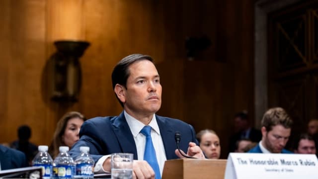 Rubio critica a autoridades de Hong Kong por órdenes de detención contra activistas en el extranjero