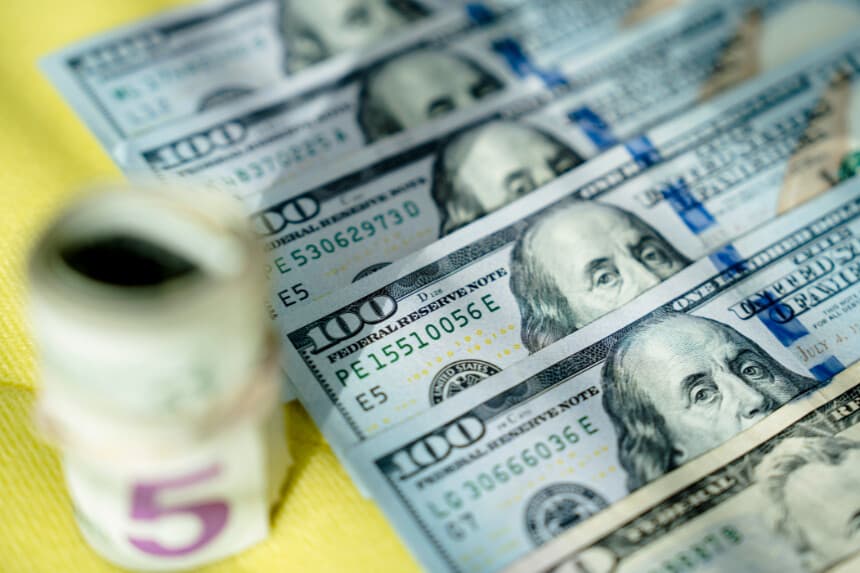 Billetes de dólar estadounidense en Washington, en una foto de archivo. (Madalina Vasiliu/The Epoch Times).