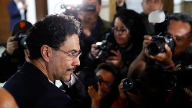 Expresidente Uribe de Colombia es condenado, pena de cárcel por definir