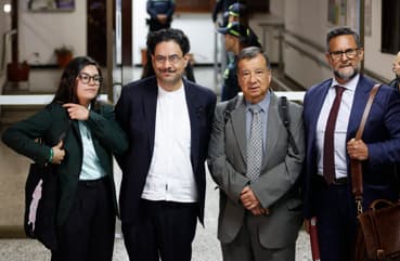 Expresidentes colombianos Duque y Pastrana respaldan a Uribe tras ser condenado