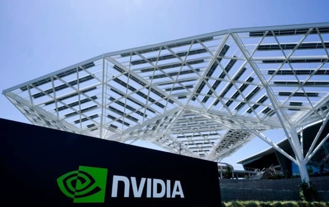 Asesor de la Casa Blanca defiende la venta de chips de Nvidia a China ante escepticismo bipartidista