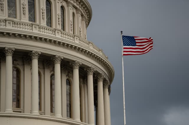 Estados republicanos piden al Congreso que bloquee las leyes que protegen el derecho al aborto
