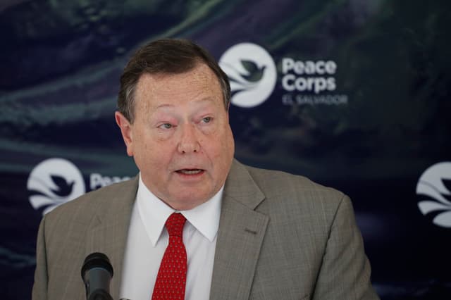 Embajador estadounidense William Duncan termina su misión en El Salvador