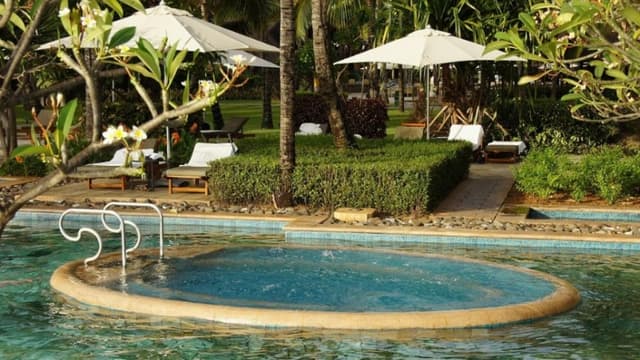 Joven padre muere tras caer en jacuzzi de hotel en México presuntamente electrificado frente a su familia