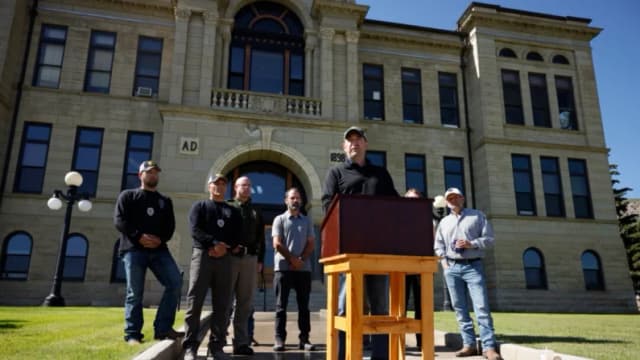 Sospechoso de tiroteo masivo en Montana sigue prófugo