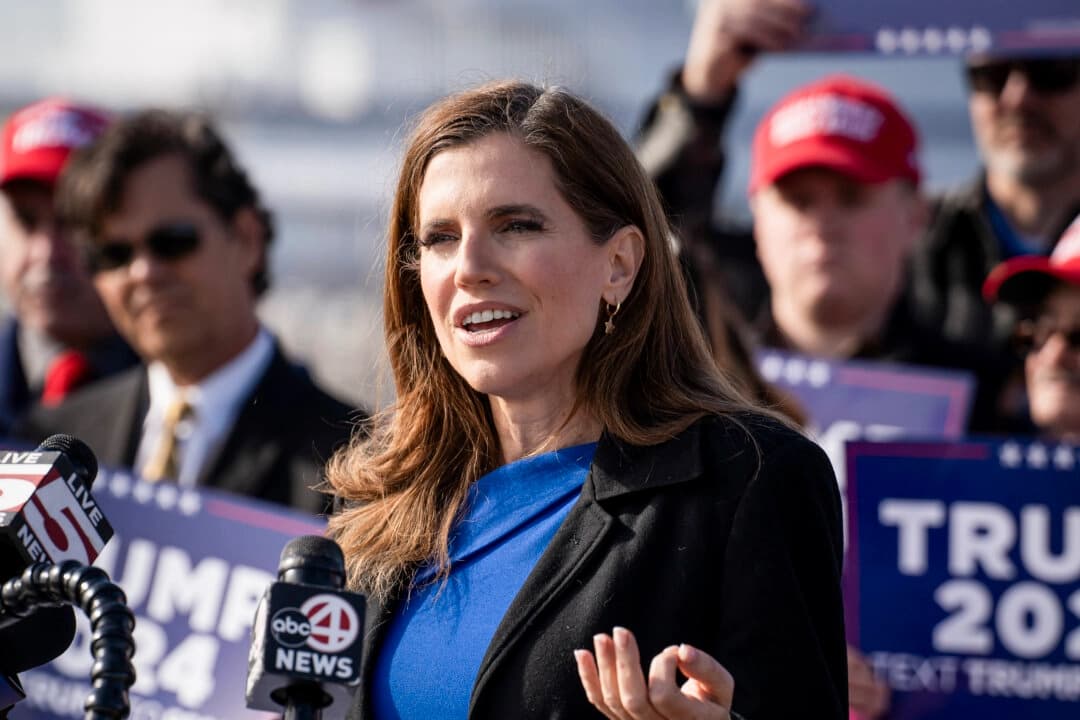 La representante Nancy Mace (R-S.C.) habla durante un evento en Mount Pleasant, Carolina del Sur, el 2 de febrero de 2024. (Madalina Vasiliu/The Epoch Times).