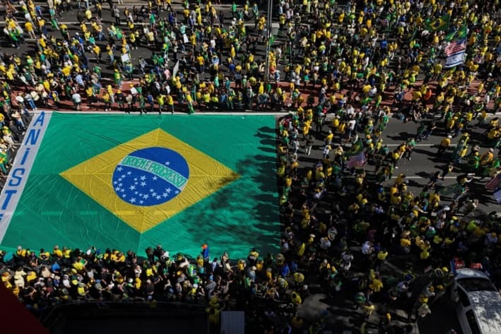 Partidarios de Bolsonaro protestan en Brasil contra la Corte Suprema y el presidente Lula
