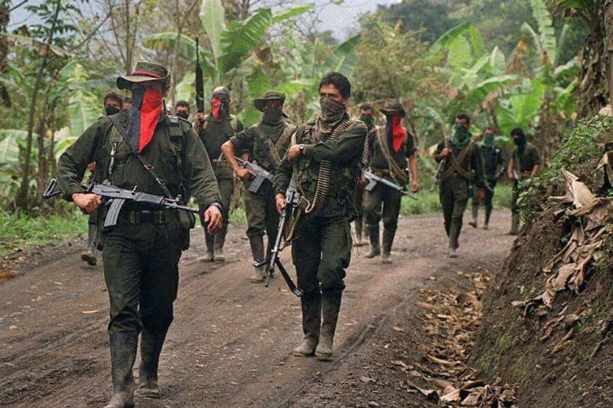 Mueren 3 militares en ataque con explosivos del ELN en Colombia
