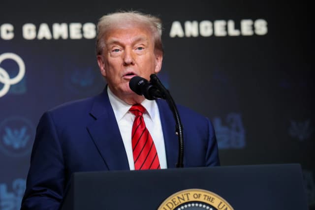 Trump anunciará que Apple aumentará en USD 100 mil millones su plan de inversión en EE. UU.