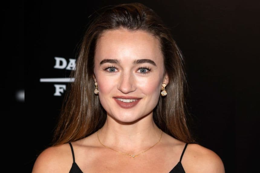 La actriz Kelley Mack llega al estreno para amigos y familiares en Los Ángeles de "Broadcast Signal Intrusion", de Dark Sky Films y Queensbury Pictures, en los cines iPic, el 19 de octubre de 2021 en Los Ángeles, California. (Amanda Edwards/Getty Images)