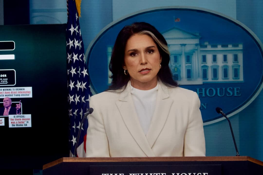 Tulsi Gabbard reconoce la posible existencia de extraterrestres y se compromete a informar