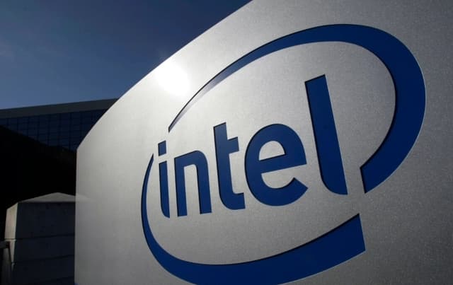 Senador Cotton pregunta a Intel sobre los vínculos del nuevo director ejecutivo con China