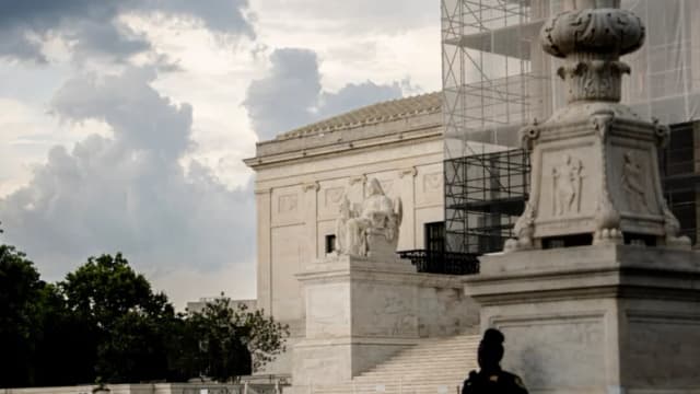 Empresas que se oponen a los aranceles de Trump instan a la Corte Suprema a que tome el caso