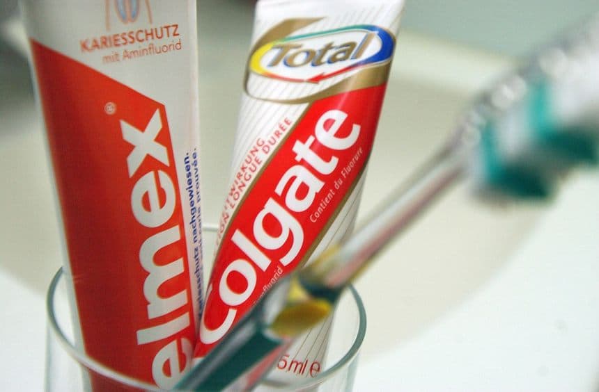 México emite aviso para suspender uso de pasta Colgate Total Clean Mint y la retira del mercado