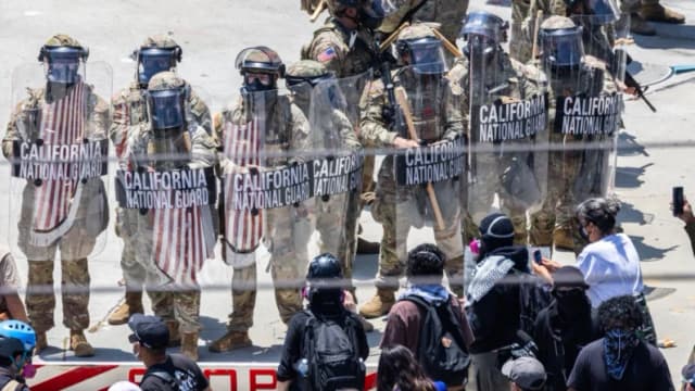 ICE arresta más delincuentes violentos y enfrenta un aumento del 1000 % de agresiones en su contra