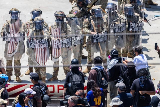 ICE arresta más delincuentes violentos y enfrenta un aumento del 1000 % de agresiones en su contra