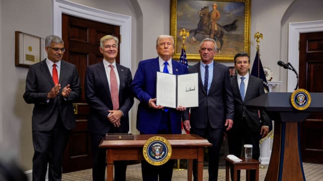 Encuesta: lectores creen que precios de medicamentos son altos, pero dudan sobre cómo bajarlos