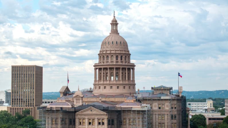 Corte Federal de EE. UU. bloquea nuevo mapa electoral de Texas que favorecía a los republicanos