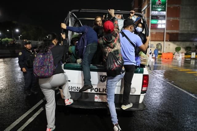 Intensas lluvias en la Ciudad de México dejan severas inundaciones y activan la alerta púrpura