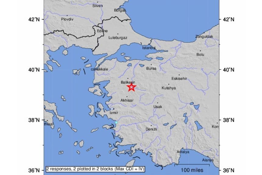 Terremoto en Turquía deja hasta el momento 52 heridos y 1 muerto