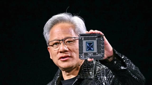 Trump confirma que AMD y Nvidia pagarán un impuesto del 15% por las ventas de chips en China